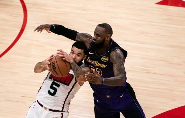 NBA火箭队喜报传来：冠军后卫范弗里特担任新一任球员工会主席！
