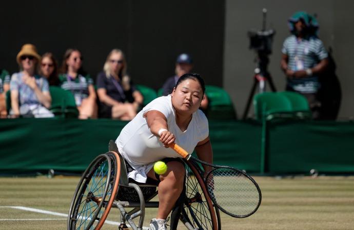 中国网球大捷！2-0夺冠，6-3、6-3，金花王紫莹横扫1号种子