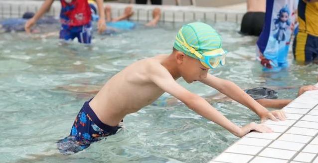 1200名孩子免费学游泳，都匀市放大招，安全健康全都要