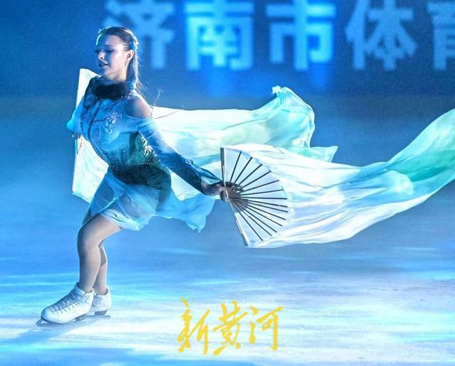 中国花滑俱乐部联赛济南站明星表演：谢尔巴科娃压轴登场