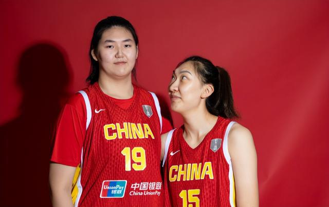 吴艳妮为中国女篮加油：每次看比赛都热血沸腾，让冠军奖杯留在中国；18岁张子宇将迎来成年国家队大赛首秀