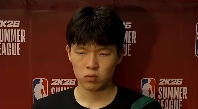 上下半场判若两人，杨瀚森暴露软肋，本人表态是好事