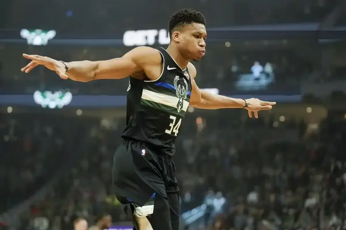 丑小鸭到白天鹅！盘点NBA从板凳逆袭到超巨的五位球员