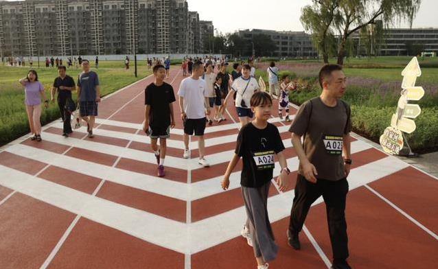 北五环边19万平运动场开园，千人夜跑点燃全场，你去打卡了吗？