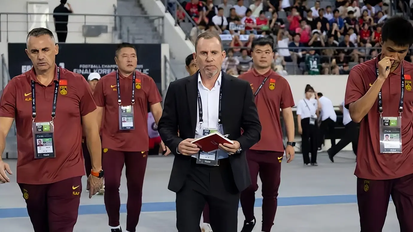 俱乐部给国脚下命令，导致国脚场上不敢踢，三大原因国足注定失败