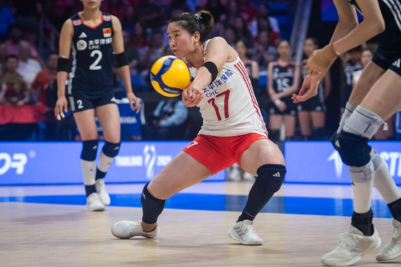 中国女排掀翻美国 赵勇启用新人 龚翔宇伤退 吴梦洁27分 庄宇珊41扣