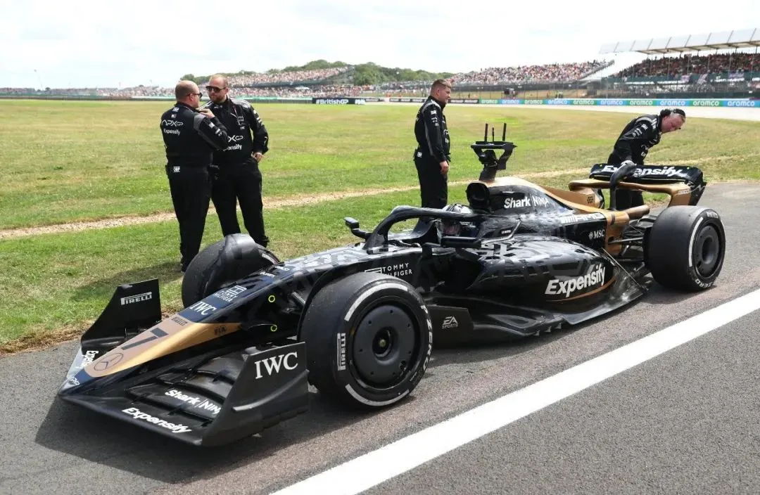 12天21亿，年度最佳《F1》背后的疯狂