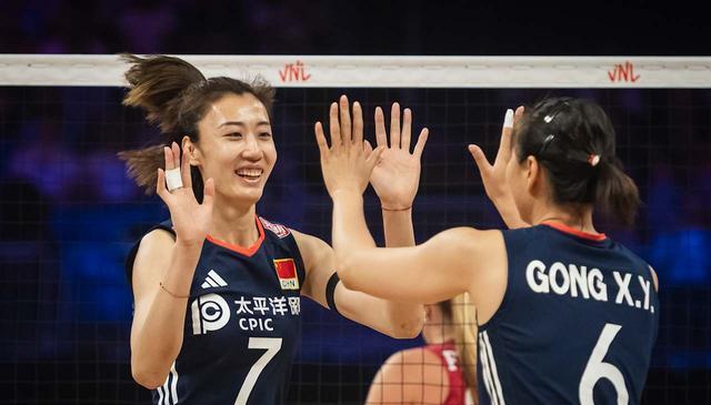 中国女排重回亚洲第一！世界排名+4.56分，超越日本升至第四