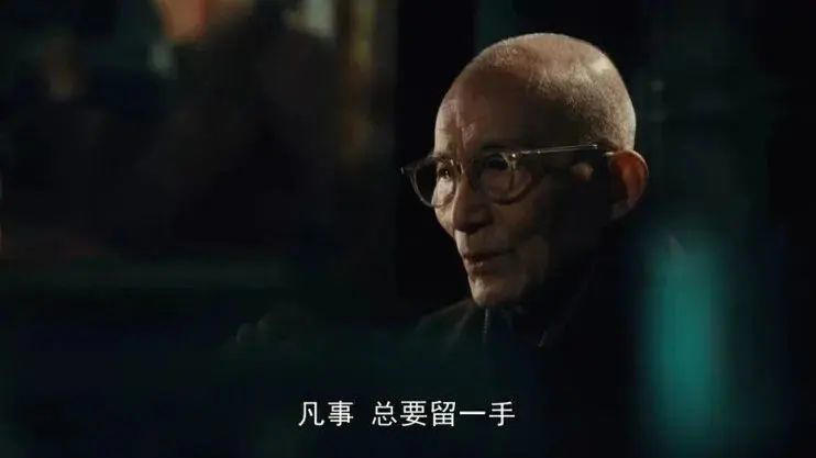 当你接触的人越多，你会发现，人性的本质就是，比你层次低的人，诋毁你，同一层次的人欣赏你，比你层次高的人鼓励你