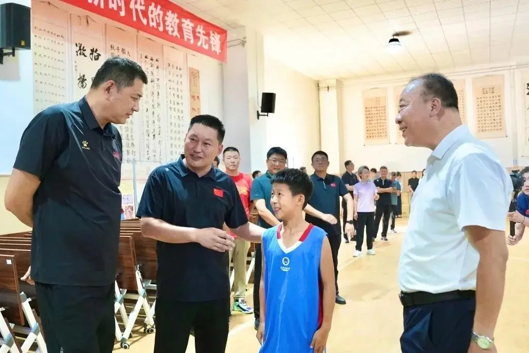 名宿巩晓彬现身济宁开展校园活动，最新公开职务曝光，剑指冠军