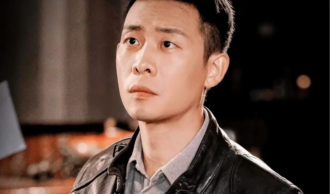 《以法之名》张译的坎坷演艺路：曾被讽跑龙套，今稳拿大满贯