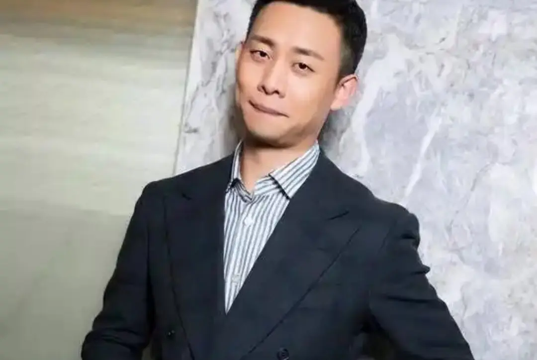 《以法之名》张译的坎坷演艺路：曾被讽跑龙套，今稳拿大满贯