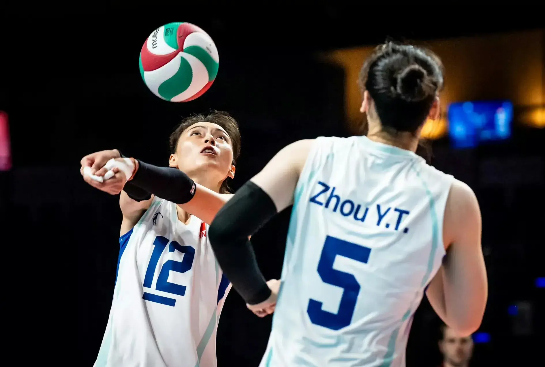 大爆冷！周页彤37中10，2：3输球，被中国台北逆转，王之腾无奈