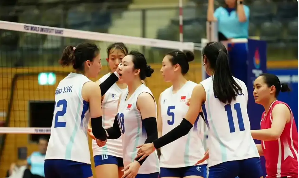 中国女排又爆出大冷门，2位新星持续低迷，阵容豪华却创最差成绩