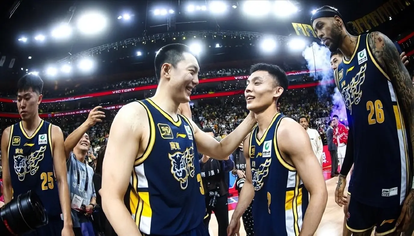 广东宏远新外援！身高1米96，曾效力于NBA魔术队，身体素质劲爆