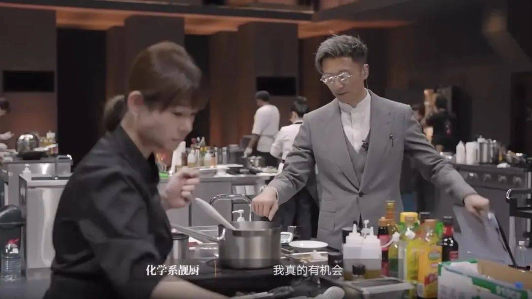 谢霆锋再做煮饭综艺被指「劲作状」！