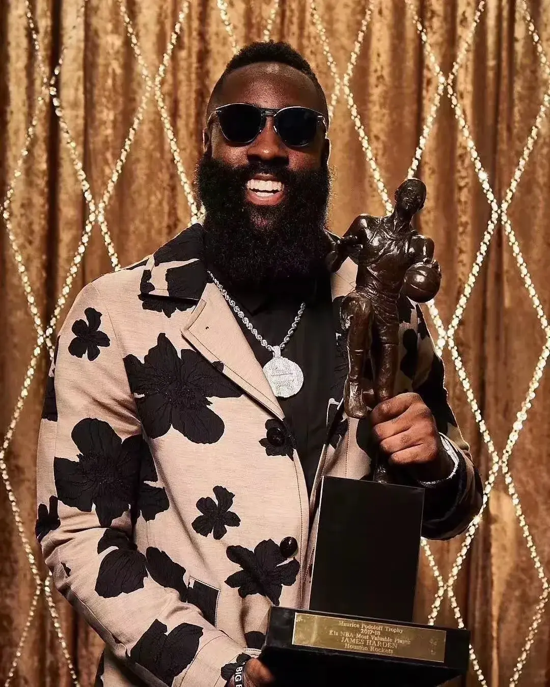 NBA Memes：2018年火箭应赞誉 他们将有史以来最伟大球队拖入了抢七
