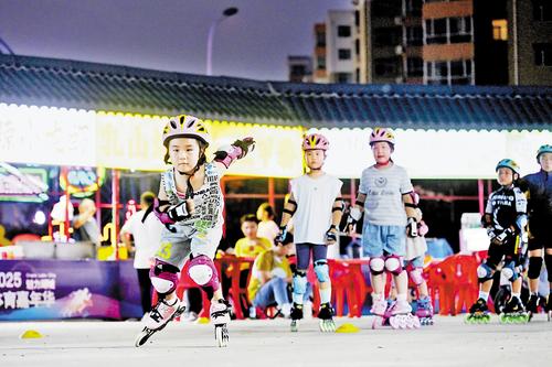 体育进夜市 夏日活力足