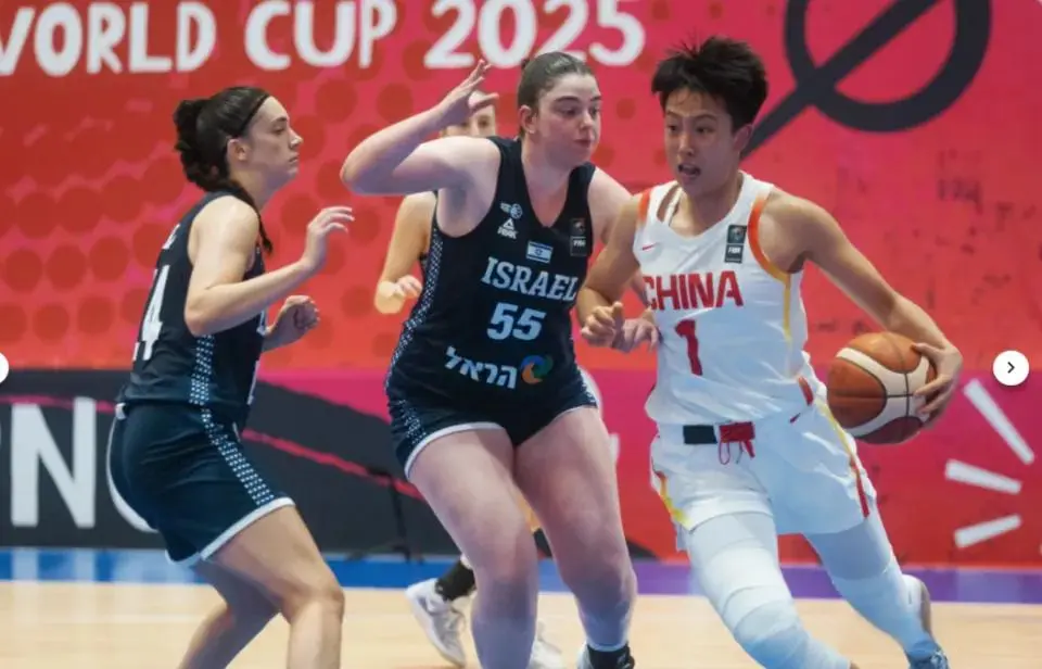 场均19分11板！1米75后卫加冕世青赛篮板王 宫鲁鸣该给机会她
