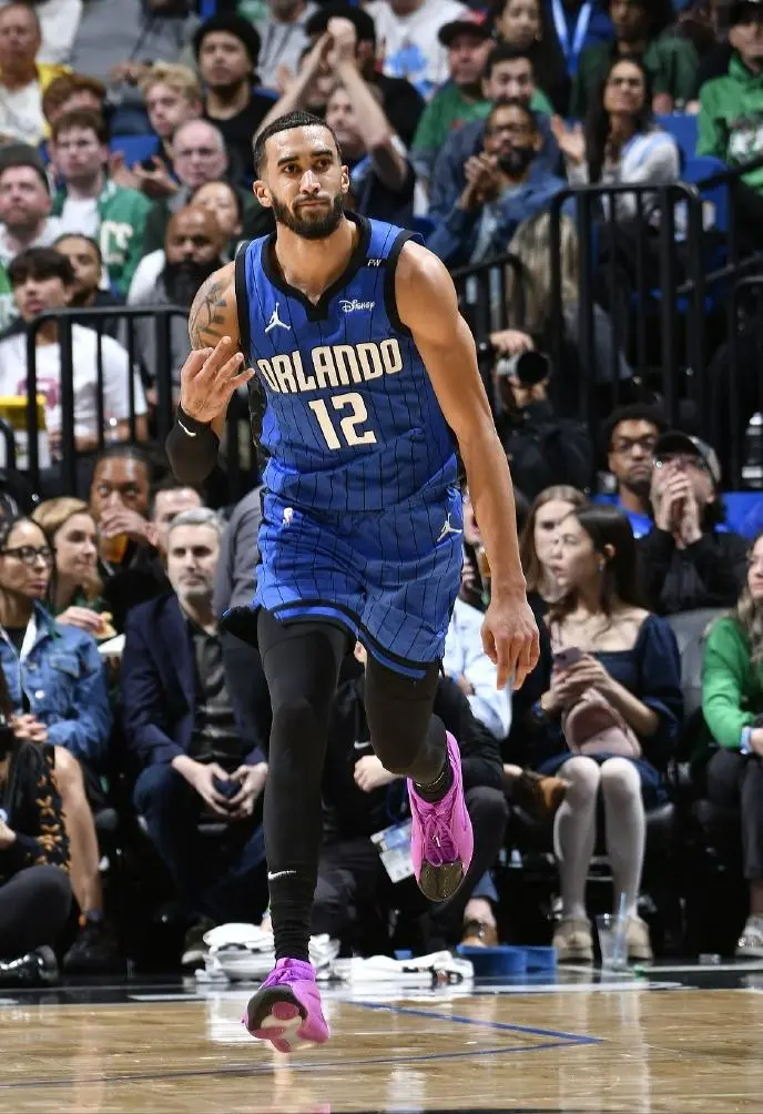 广东宏远新外援！身高1米96，曾效力于NBA魔术队，身体素质劲爆