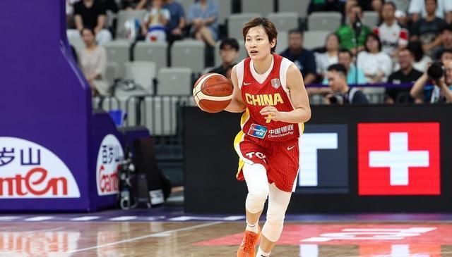 亚洲杯：中国女篮为何发挥失常，到底是哪里出了问题？
