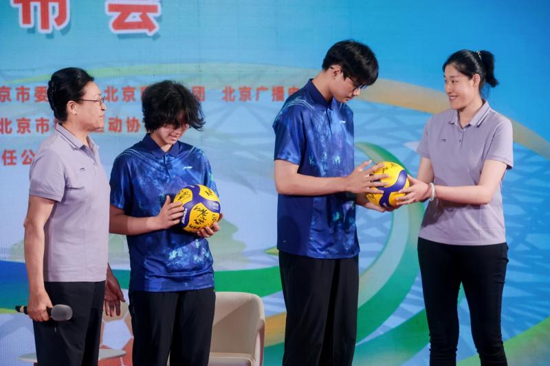 “奔跑吧·少年”北京青少年三大球公开赛火热启动