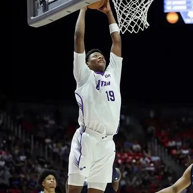 NBA夏联赛2025前六新秀评分：弗拉格优秀&哈珀及格&埃奇库姆优秀