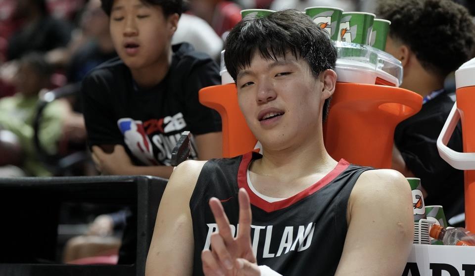 中国男篮最强阵容？从23人裁掉11人，杨瀚森压力会很大！
