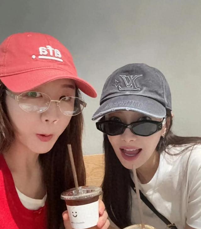 陈梦晒出自己与女星宋茜逛街照片，通过黄晓明她收获大把明星朋友