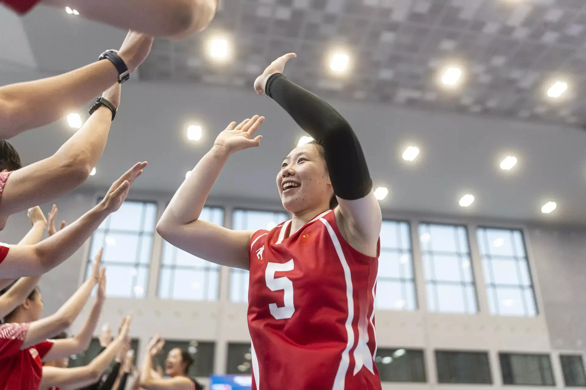 3大边攻进攻低迷！女排大运会3连败争第七，拦不住对手180cm接应