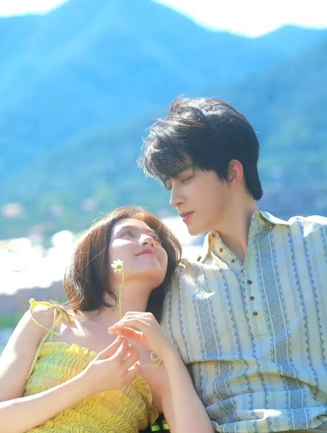 敖瑞鹏李兰迪芭莎大片释出，“千燕莞语”般配度拉满