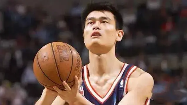 看了杨瀚森夏联高光表现，才发现当年姚明NBA新秀表现绝对满格了