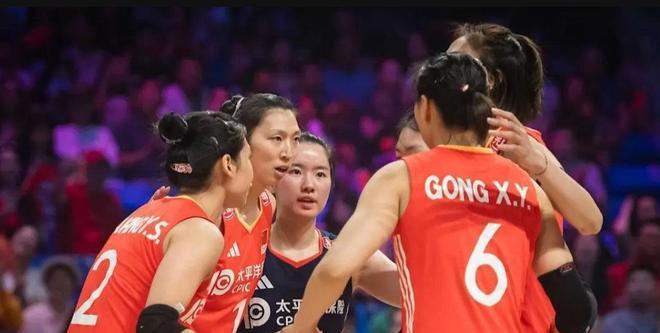 波兰公布总决赛名单，中国女排两连败后，或可借鉴蔡斌打法求翻盘