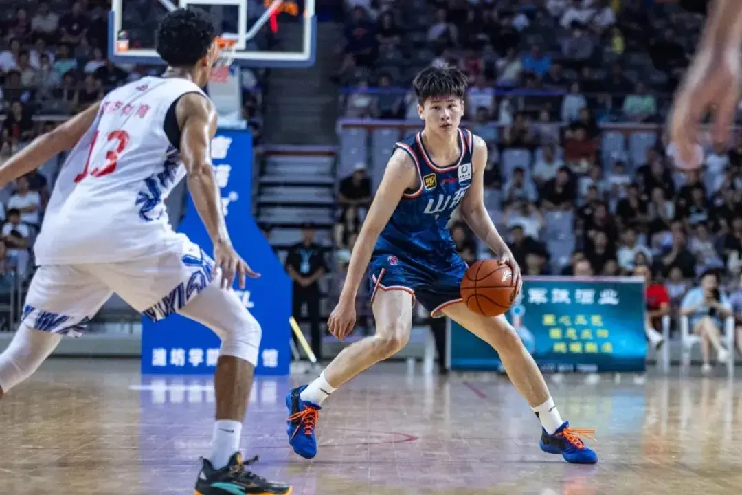 狂砍36分！山东男篮1米87新星大爆发，新赛季他有望成为邱彪奇兵