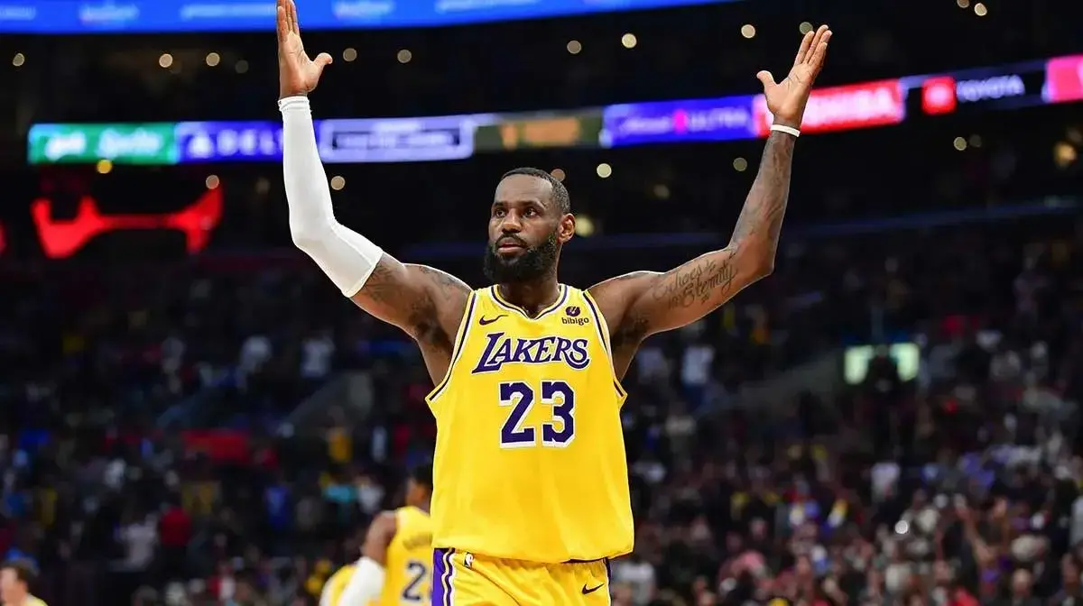 詹姆斯为后辈谋福利，提议NBA效仿NFL，增设新的球员奖项