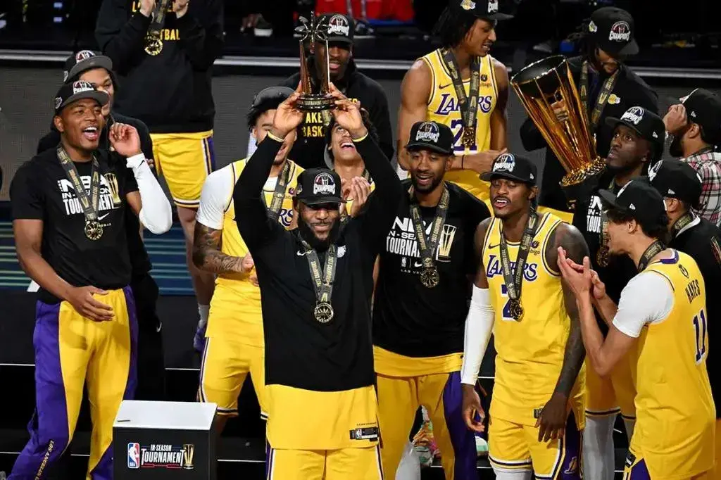 詹姆斯为后辈谋福利，提议NBA效仿NFL，增设新的球员奖项