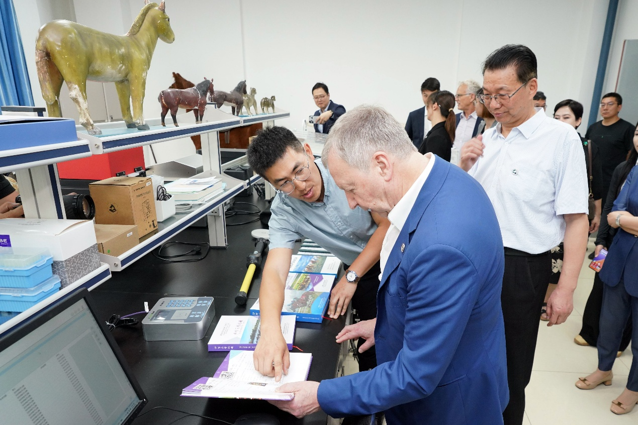 新疆携手香港赛马会共促马产业发展，计划举办伊犁马国家级专项赛事