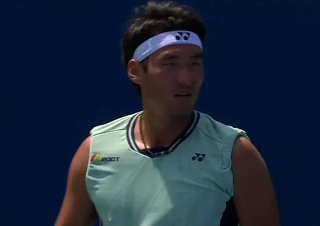 2-0！中国名将横扫前世界第7 挽救破发点后兑现赛点 握拳庆祝首胜