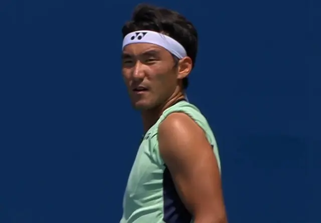 2-0！中国名将横扫前世界第7 挽救破发点后兑现赛点 握拳庆祝首胜