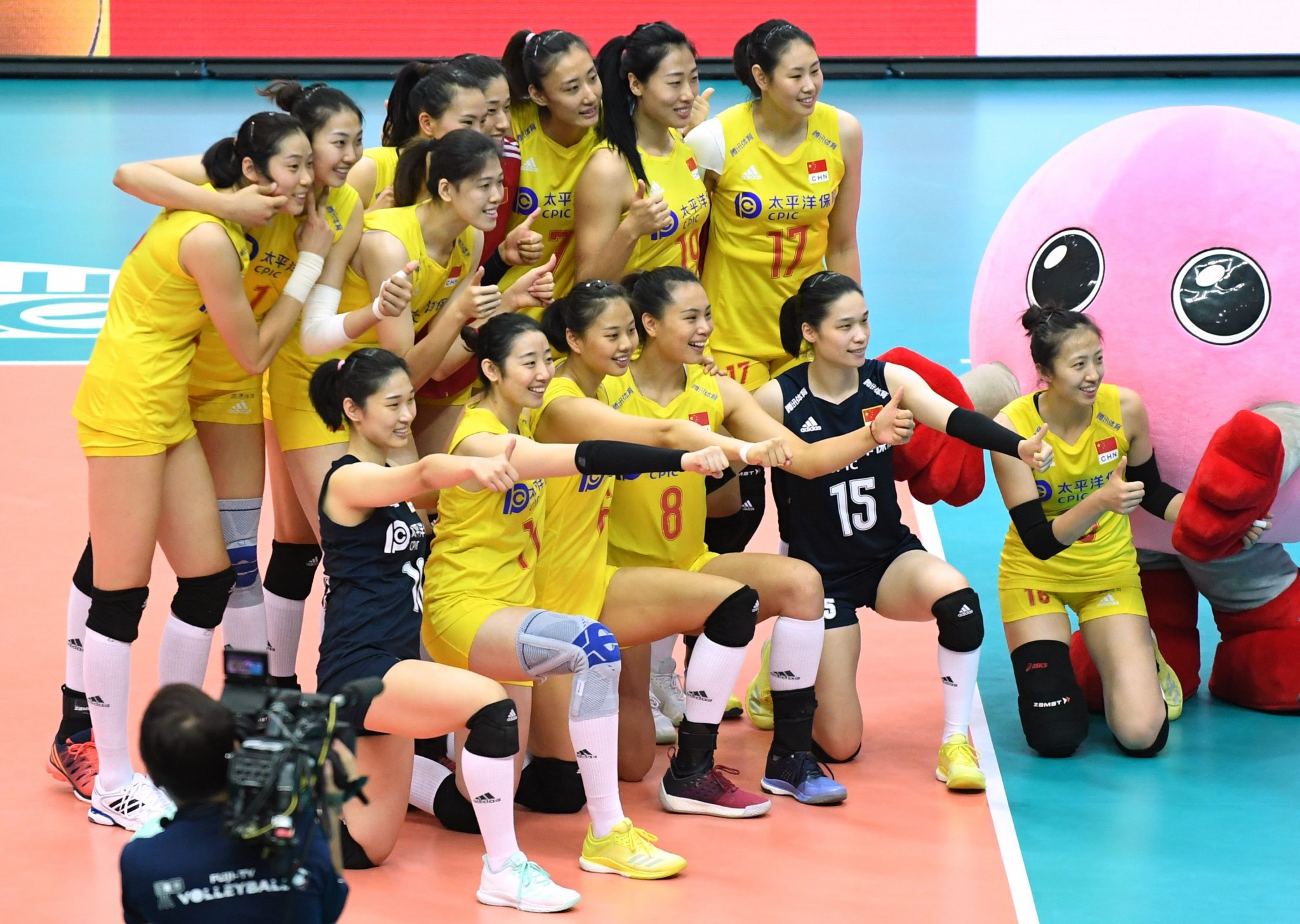 中国女排被轻视 无缘世锦赛宣传封面 日本队站C位 引发争议