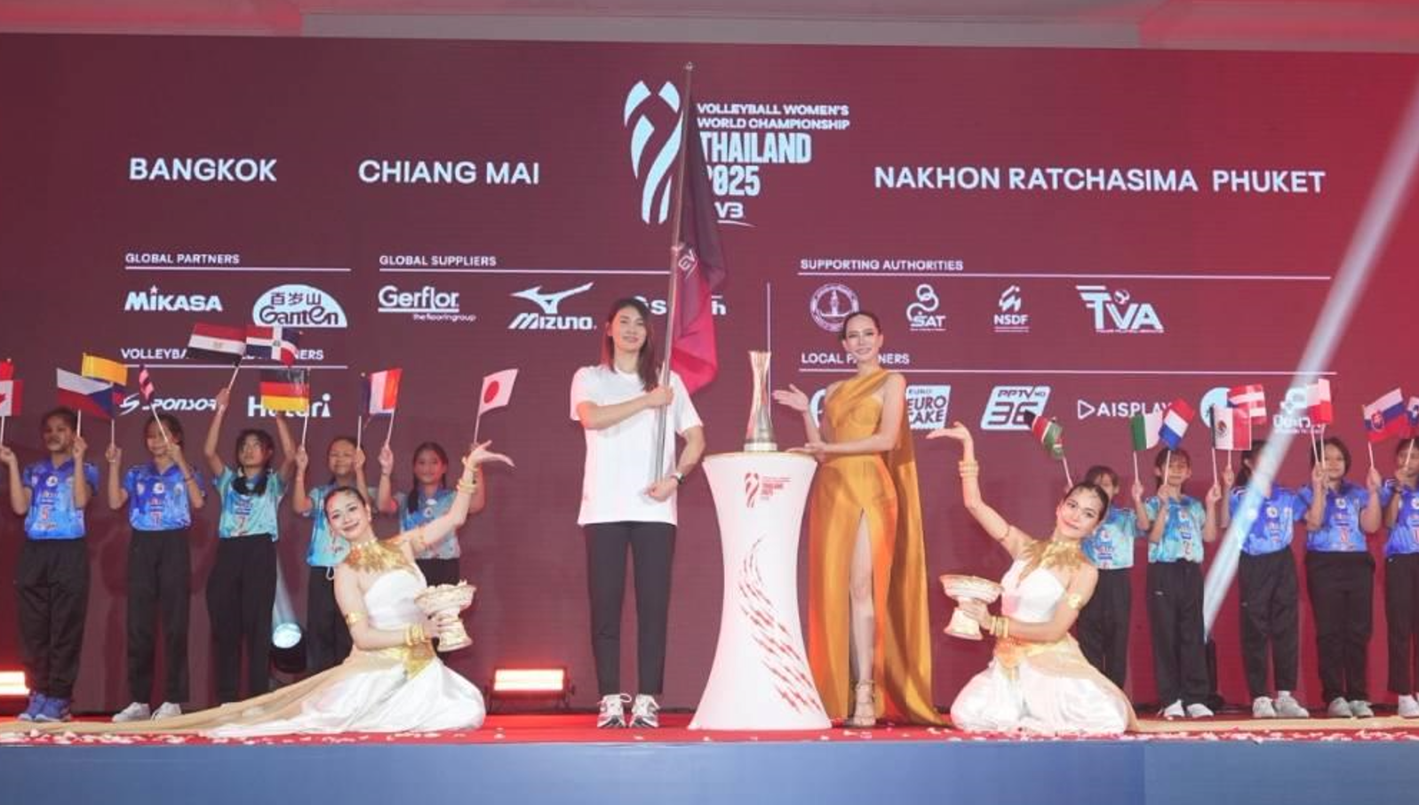 女排世锦赛吉祥物揭晓 中国女排分到粉色天使 泰国主场门票全数售罄