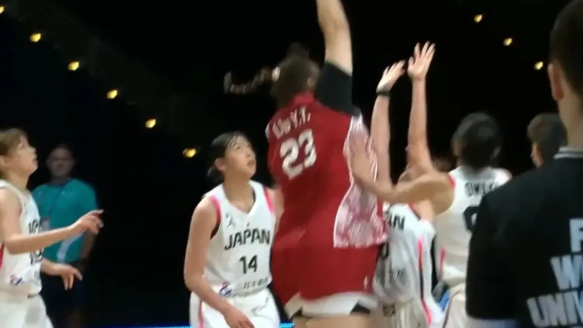 中国女篮好消息！逆转日本，闯进大运会四强，仍旧暴露两大问题！