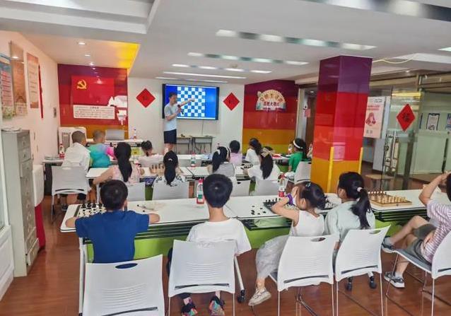 60个小棋手火热开战，棋盘上逆转翻盘，暑假这样玩才过瘾