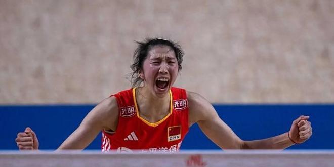 3连败预定？女排被波兰全面压制！主攻被拦哑火，副攻被二传废掉