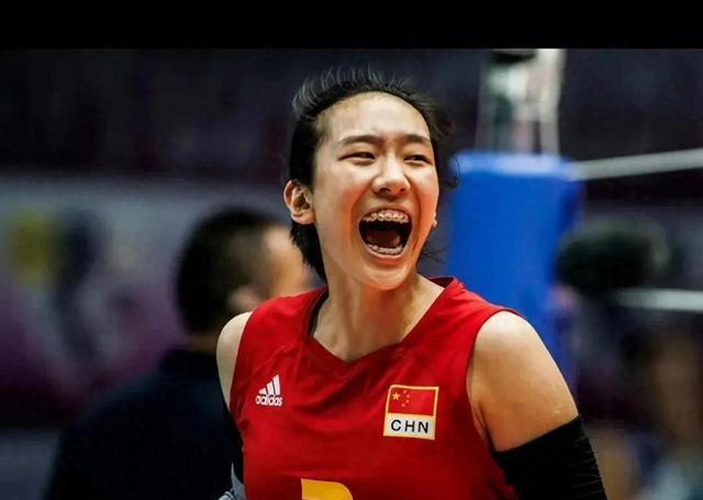 短板明显！4大副攻成摆设！女排被球迷看衰，网友：尽量赢一局吧