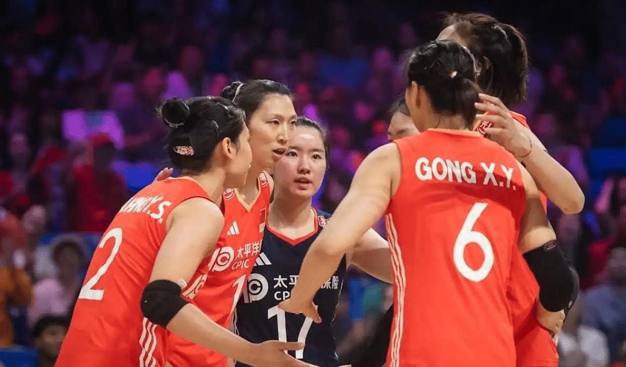 短板明显！4大副攻成摆设！女排被球迷看衰，网友：尽量赢一局吧
