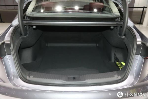 豪华B级车跌破10万，长近5米，油耗6.2L，一个月卖出13857台