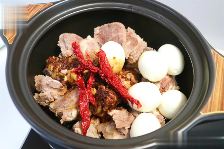 天热不想炒菜？一锅煮出有荤有素，好吃又好做！