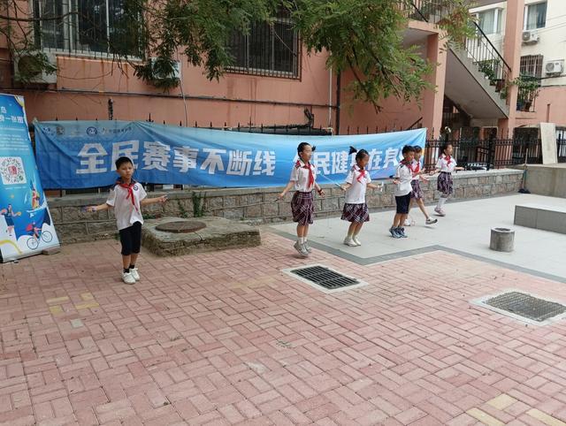 高邮湖路社区举办趣味运动会