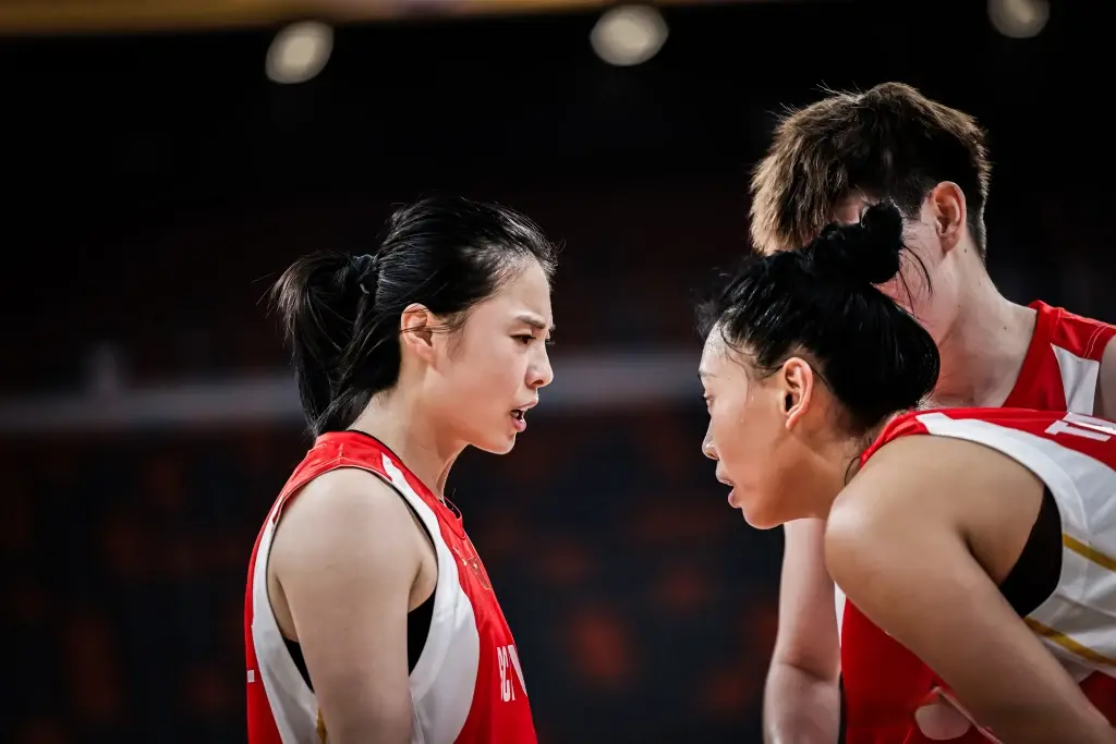 女篮超豪华之师来了！李梦韩旭王思雨李缘刘禹彤联手，全力冲金牌